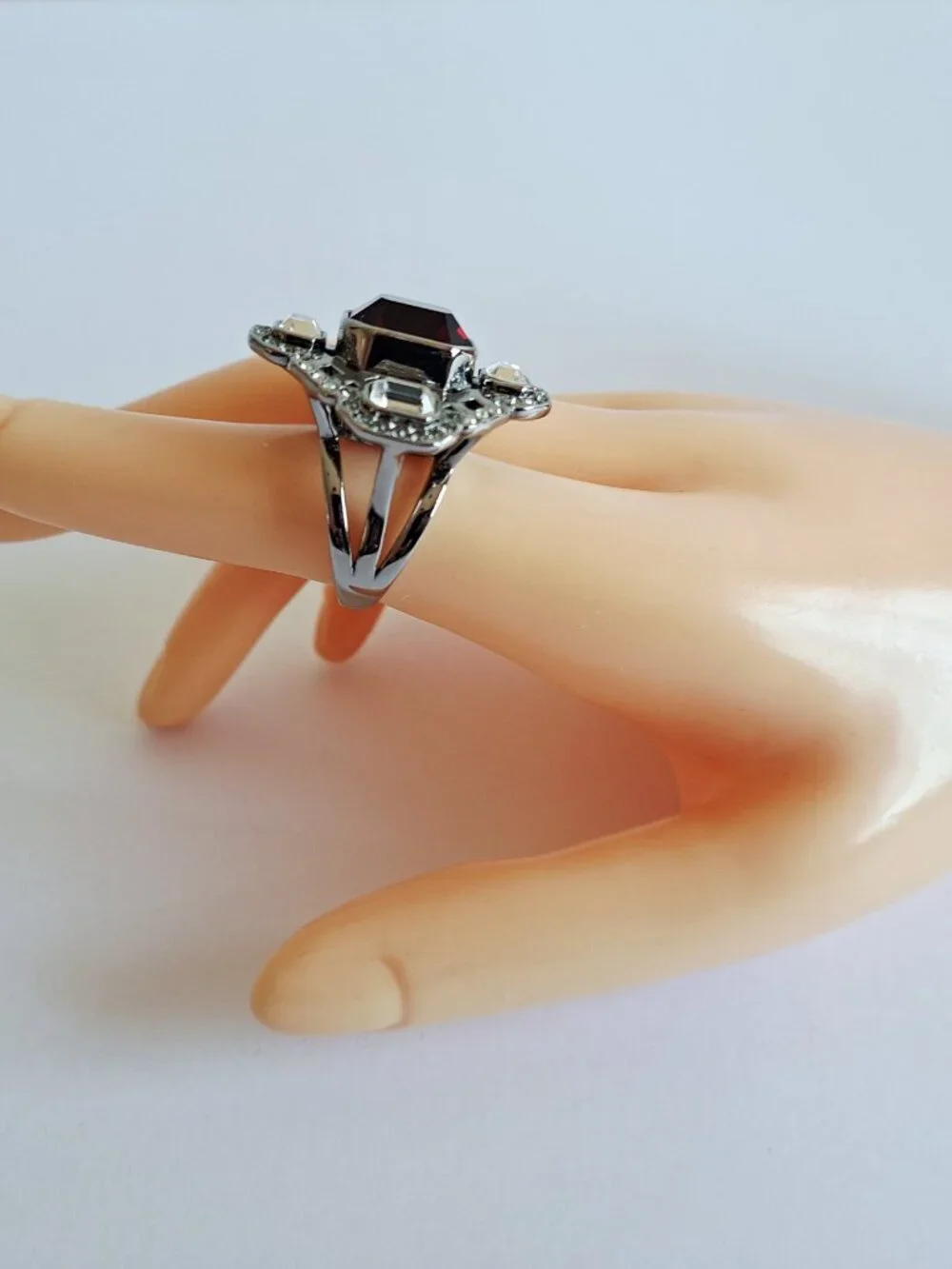NEW Vintage Swarovski Sheila Ruby Red Ring Signed Size 6.5 - Picture 14 of 14